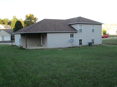 1820 Oak Knoll Dr, Farmington, MO 63640 - photo 2