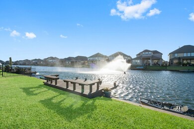 29614 Yaupon Shore Dr, Spring, TX 77386 - photo 2