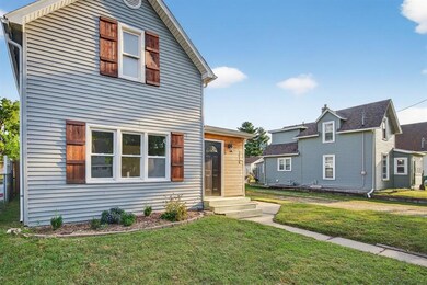 2524 E Walnut St, Des Moines, IA 50317 - photo 4