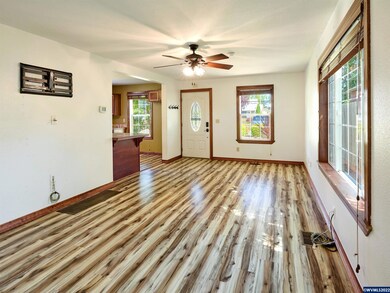 714 10th Ave SW, Albany, OR 97321 - photo 5