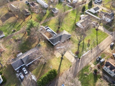 310 N West St, Milford, IN 46542 - photo 5