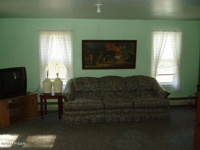 759 Hudson St, Hawley, PA 18428 - photo 4