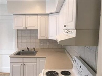 26 Reyem St unit 2, Waltham, MA 02453 - photo 3