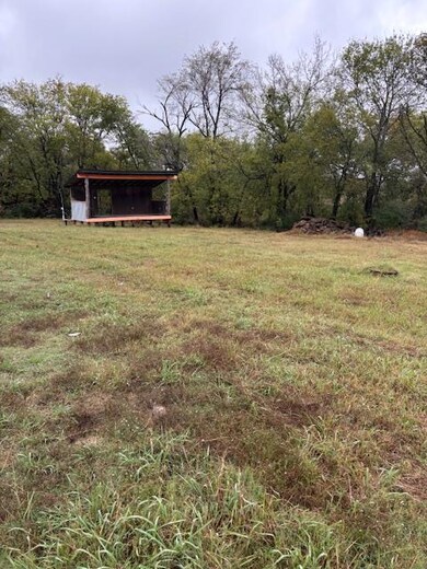 1720 E Columbia St, Okemah, OK 74859 - photo 6