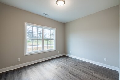 606 Colonette Dr, Hopkinsville, KY 42240 - photo 2