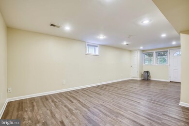 128 Greenmeadow Dr unit T, Lutherville Timonium, MD 21093 - photo 3