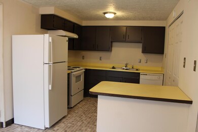 664 Cherry Hollow Rd unit F, Columbus, OH 43228 - photo 6