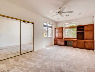 Master bedroom 2-also with beautiful built-ins