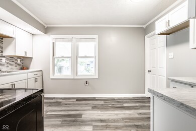 Kitchen has plenty of room for a 4 top