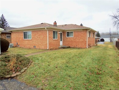 422 Beechwood Dr, Beech Grove, IN 46107 - photo 3