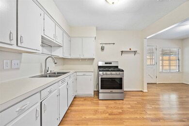 2014 Lamonte Ln, Houston, TX 77018 - photo 2