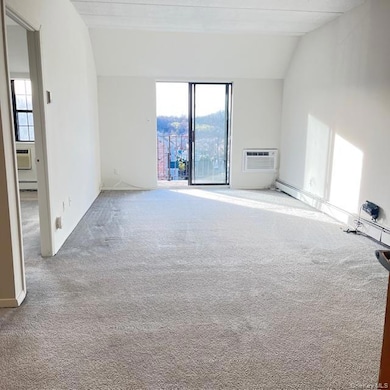 66-07 242nd St unit 13E, Douglaston, NY 11362 - photo 3