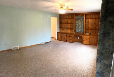 467 Youngwood Dr, East Stroudsburg, PA 18301 - photo 2