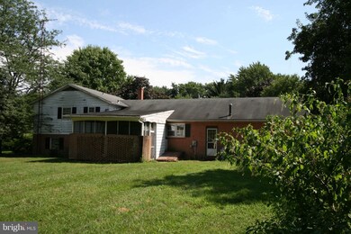 7008 Summerfield Dr, Frederick, MD 21702 - photo 4