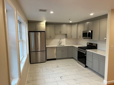 617 Revere Beach Pkwy unit 617, Revere, MA 02151 - photo 3