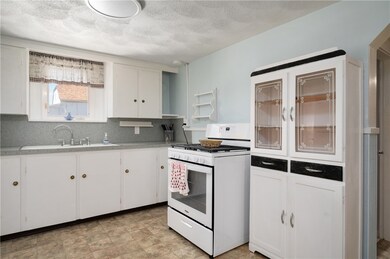 Plenty of cabinets. Gas Range