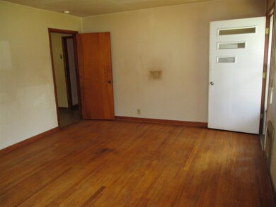 1203 Oak Dr, Manchester, TN 37355 - photo 4