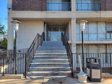 1043 S York Rd unit 605, Bensenville, IL 60106 - photo 2