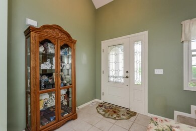 004-Foyer-1677089-small