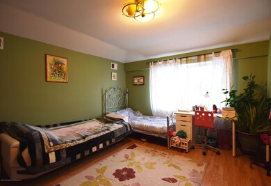 (7) Bedroom