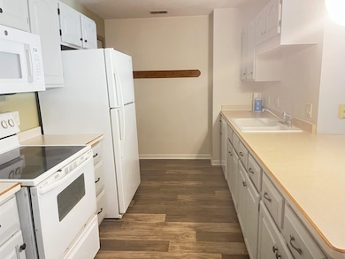 590 Kelvington Dr, Sun Prairie, WI 53590 - photo 4