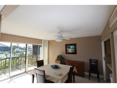 Dining room Water Views