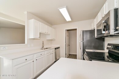006-photo-kitchen-14375764