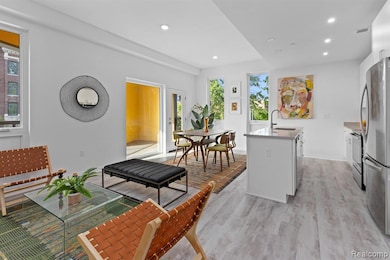 655 W Willis St unit 304, Detroit, MI 48201 - photo 4