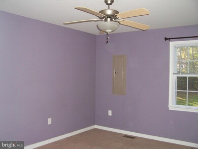 27138 Slash Pine Cir, Ruther Glen, VA 22546 - photo 5