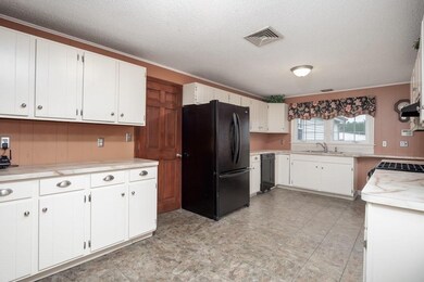 572 Russells Mills Rd, South Dartmouth, MA 02748 - photo 6