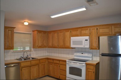 1014 W Baker St, Denison, TX 75020 - photo 4