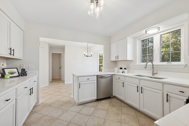 719 Citadel Dr unit 1, Westmont, IL 60559 - photo 5