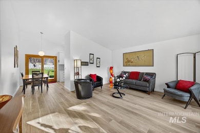 5672 W Drawbridge Dr, Boise, ID 83703 - photo 7