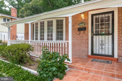 4220 Landgreen St, Rockville, MD 20853 - photo 2