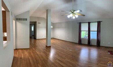 2310 SW Ancaster Rd, Topeka, KS 66614 - photo 5