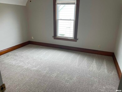 1721 W 16th St, Davenport, IA 52804 - photo 7