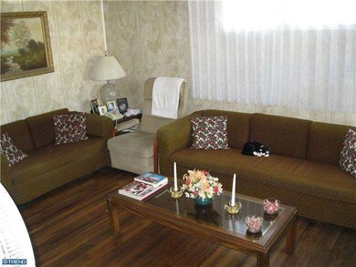 913 Poplar Ave, Glenolden, PA 19036 - photo 3