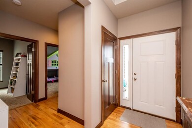 2917 Caspian Rd, Hiawatha, IA 52233 - photo 3