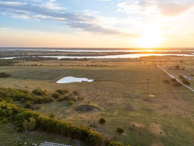 942 Elm Grove Rd, Valley View, TX 76272 - photo 4