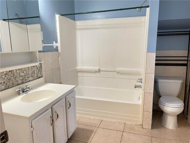 410 N Spruce St, Allentown, PA 18102 - photo 2