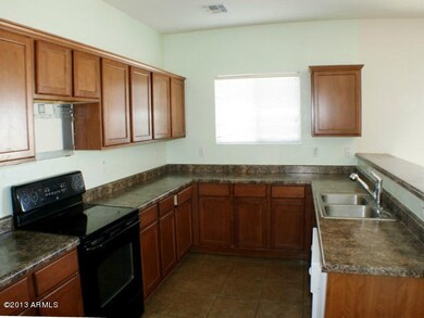 023-381900 - Kitchen alternate view