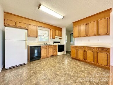 336 Millsaps Rd, Statesville, NC 28625 - photo 3