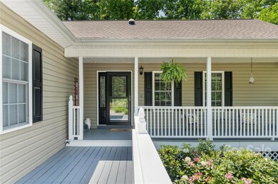 141 Oak Apple Ln, Hendersonville, NC 28792 - photo 3