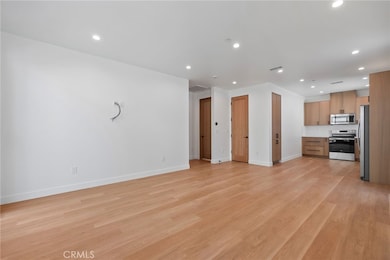 21826 Cohasset St, Los Angeles, CA 91303 - photo 3