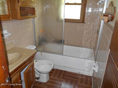 9305 Lantana Dr, Louisville, KY 40229 - photo 7