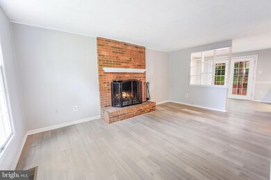 16027 Fairway Dr, Dumfries, VA 22025 - photo 7