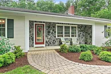 210 Edgewater Dr, Pembroke, MA 02359 - photo 4