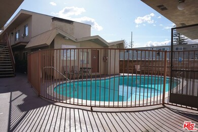 18444 Collins St unit 14, Los Angeles, CA 91356 - photo 3