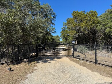 620 Lake Forest Rd, Pipe Creek, TX 78063 - photo 2