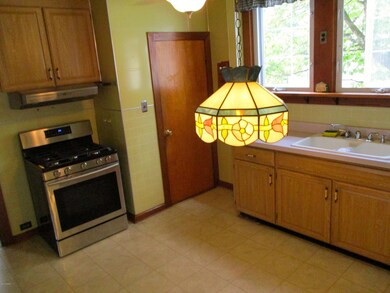 305 W Catharine St, Milford, PA 18337 - photo 4